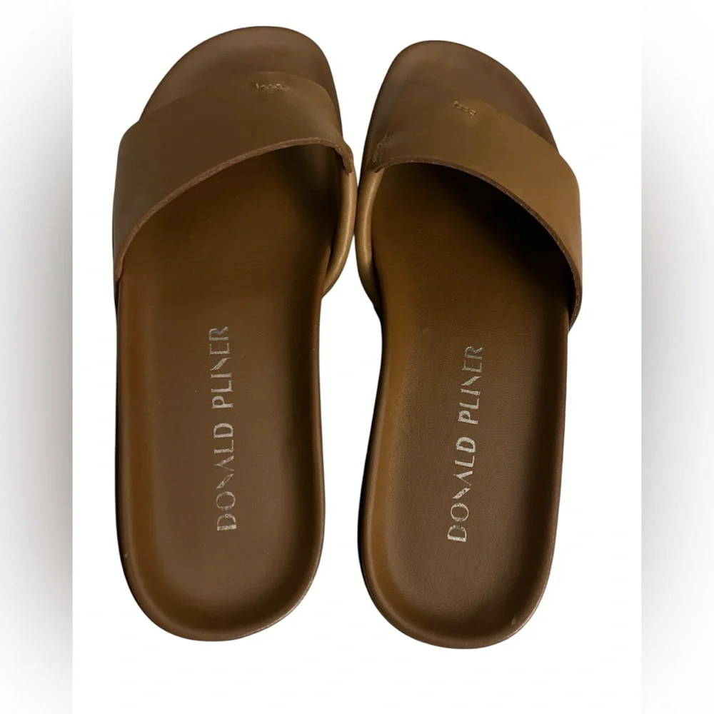 NWOT Donald Pliner Women's Thong Wedge Sandals Size 5